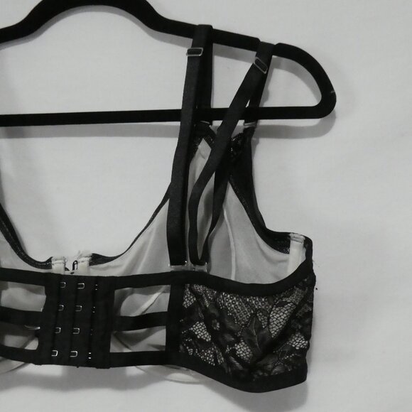 AG - ASHLEY GRAHAM | 40 DDD | Elegant Lace Black Bra | *Padding Not Included - Picture 8 of 16